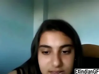 Indian teen slut masturbates on cam